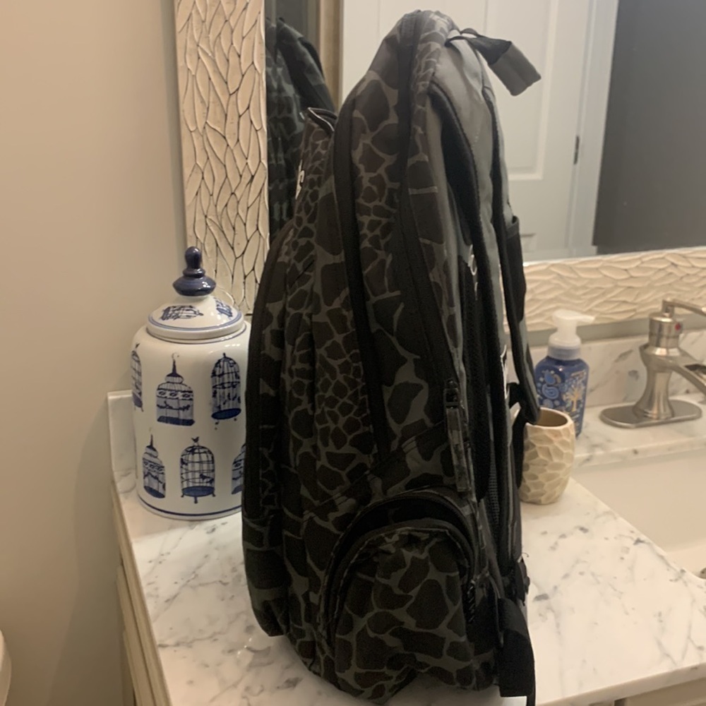 Billabong black gray print backpack amazing condition no signs of use - Picture 8 of 13